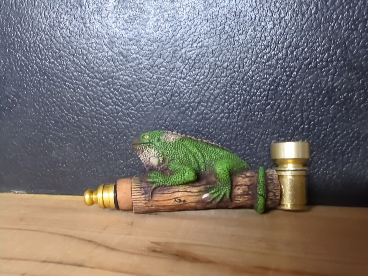 Iguana Themed Smoking Pipe